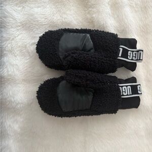 UGG women fuzzy gloves